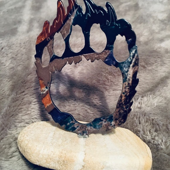 Original paw decoration created and designed by Barto Wildlife, Dubois,Wy. - Picture 2 of 9
